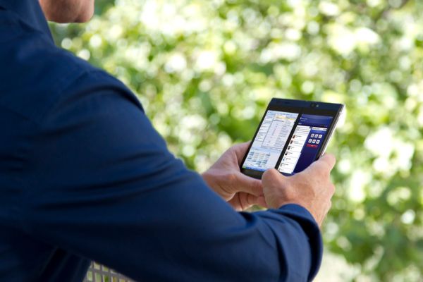 Checking eSIM compatibility in phone settings